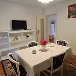 Gabriela Apartamento *